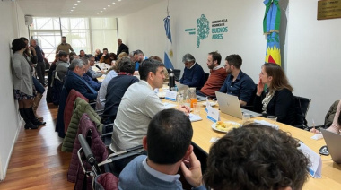 La Provincia se vuelve a reunir con docentes y estatales