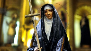 Mama Antula: dos mujeres llevan adelante el legado del Papa Francisco, y cuentan la historia de la primera Santa Argentina