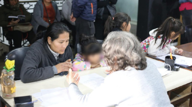 Ya son 150 los vendedores que ejercían la venta ambulante en el Parque Saavedra y adhirieron al Plan de reconversión comunal