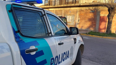 Una chica de 13 años y una bebe fueron impactadas por un menor de 15 que hacía "wheelie" con su moto en La Plata