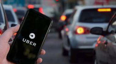 Choferes de DiDi, Uber y Cabify en La Plata realizan un "apagón masivo"