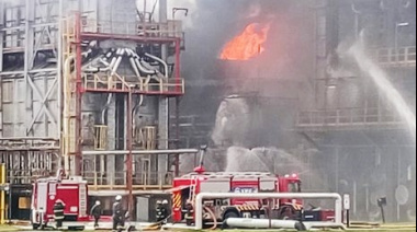 Se incendió uno de los sectores de la Refinería de YPF en La Plata