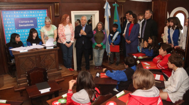 Alak asistió a la última sesión del año del Gobierno Infantil de la República de los Niños de La Plata