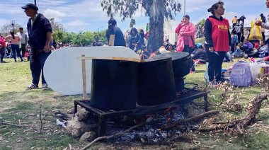 Organizaciones sociales de La Plata salieron a la calle a reclamar "salario digno y alimentos"