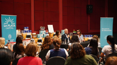 Alak encabezó un acto de entrega de equipamiento para casas del niño, maternales y jardines municipales de La Plata