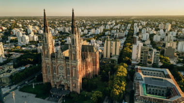 Asueto en escuelas y universidades, paro y fin de semana largo XXL en La Plata