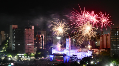 Miles de personas disfrutaron del show de El Mató a un Policía Motorizado por el 143° aniversario de La Plata