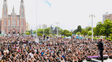 Miles de vecinos disfrutan del festival de OLGA en Plaza Moreno