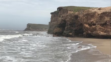 Una periodista de 33 años murió tras caer de un acantilado en Mar del Plata
