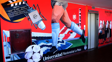 En La Plata presentaron el "Mural por el Centenario de los Medios Universitarios": arte para la memoria colectiva