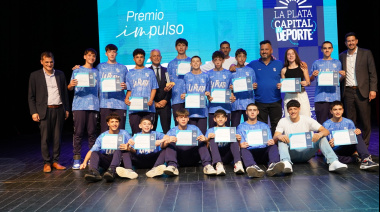 Atletas de La Plata recibieron los premios Impulso Deportivo