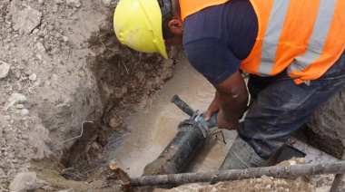Hay baja presión de agua en una zona de La Plata por la reparación de una cañería