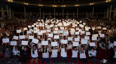 Distinguieron a los mejores promedios de escuelas primarias de La Plata