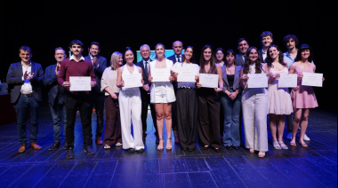 Más de 350 graduados universitarios de La Plata fueron reconocidos por su desempeño académico