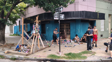 Muñecos La Plata: avanza la construcción de los momos de fin de año y "la mística" perdura intacta