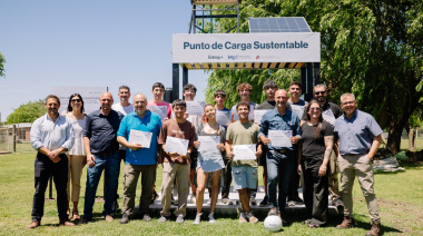 Edelap inauguró un nuevo Punto de Carga Sustentable en Magdalena