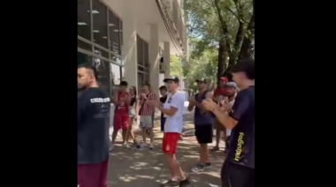 Muñequeros de La Plata reclaman al Municipio que habilite los momos ubicados en el casco urbano