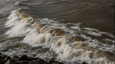 Alertan por la crecida del Río de la Plata durante este viernes