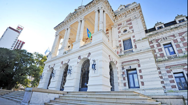 La Provincia acordó 4,5 % de aumento con gremios docentes y estatales