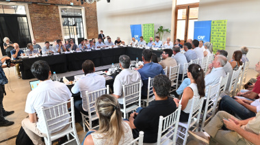 Hourcade apuntó a la generación de empleo y el desarrollo de los municipios durante un encuentro en Chascomús