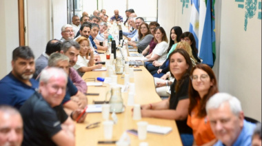 Un sector de los estatales que la Provincia los convoque a paritarias de manera "urgente"