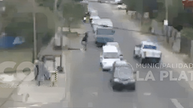 Un motociclista se escapó de un operativo de control en La Plata, fue detenido y descubrieron que el vehículo había sido robado