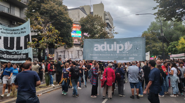 En La Plata un multitud se movilizó en defensa de la Ley de Financiamiento Universitario