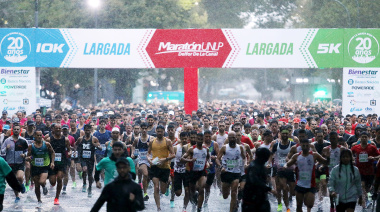 A pesar de la lluvia, más de 6 mil personas corrieron la Maratón "Delfor de la Canal" en La Plata