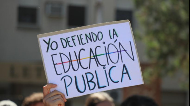 Convocan a una clase pública en defensa de la universidad y los glaciares "en una propiedad vinculada a Manuel Adorni"