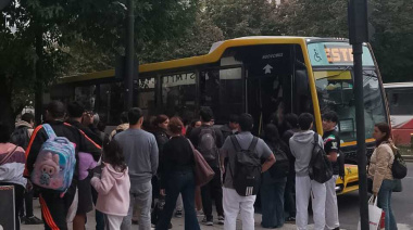 Continúa la reducción de servicios de colectivos en La Plata