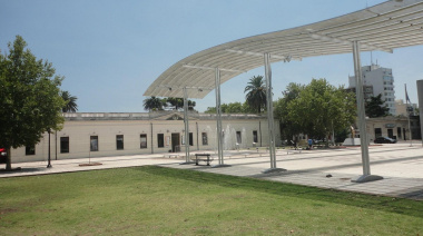 Un proyecto para enrejar la plaza Malvinas dividió las aguas entre el Pro y La Libertad Avanza