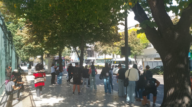 Continúa la reducción de servicios de colectivos en La Plata