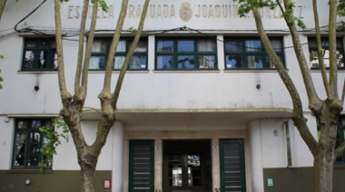 Los gremios de la UNLP cuestionaron la aparición de un pasacalle contra los paros frente a la Escuela Anexa