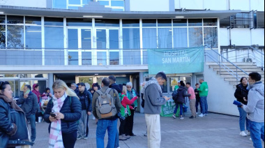 Trabajadores del Hospital San Martin de La Plata denunciaron "el ajuste del Gobierno nacional"