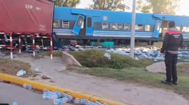 Un tren embistió a un camión en las vías del San Martín