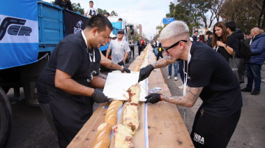 Corridas y tensión por “el sándwich de matambre a la pizza más largo del mundo”