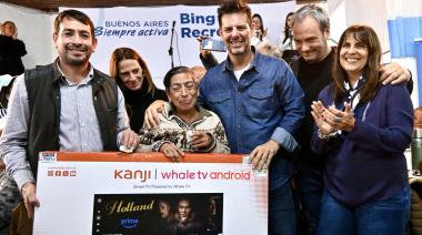 En La Plata más de 350 adultos mayores cantaron "Bingo", con música, premios y alentando a la Selección