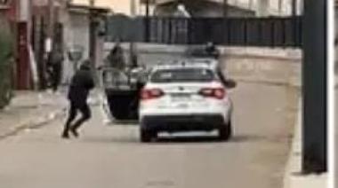 Tensión por un enfrentamiento entre policías y vecinos en la bajada de la Autopista