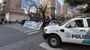 Trabajadores de Educación reclamaron una recomposición salarial