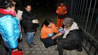 En La Plata intensifican la asistencia a personas en situación de calle por las bajas temperaturas