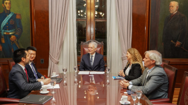 Alak recibió al CEO de Huawei y acordaron avanzar en el desarrollo de "ciudades seguras e inteligentes"