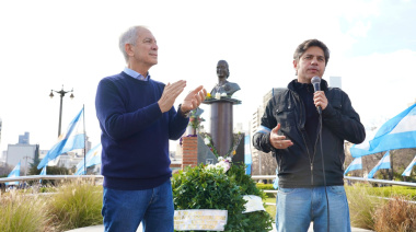 Alak y Kicillof homenajearon a Eva Perón en un emotivo acto en Plaza Moreno de La Plata