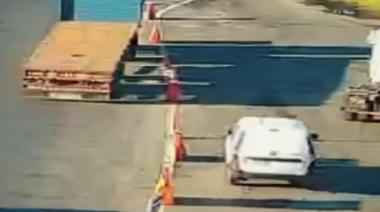 Violencia en Autopista Buenos Aires - La Plata: atacó a inspectores, les robó y se fugó