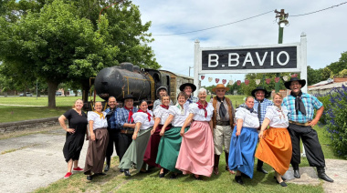 Bartolomé Bavio celebra 125 años con desfile, asado popular y show de Santamarta