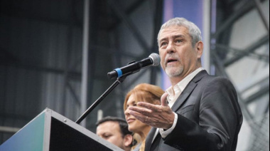 Tras renunciar a su cargo de intendente, Ferraresi vuelve al Municipio