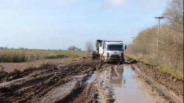 La motosierra y el barro. Rutas nacionales, caminos rurales y un peligroso doble discurso