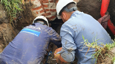 Continúan los trabajos para restablecer el servicio de agua en La Plata