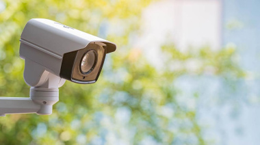 Esta semana comenzarán a instalar 1.300 cámaras de seguridad en La Plata