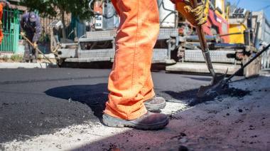 La Municipalidad de La Plata continuará este martes con obras de asfalto en tres barrios