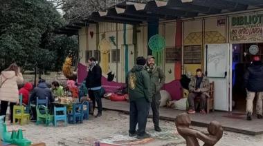 La biblioteca "Del otro lado del árbol" denunció un intento de desalojo